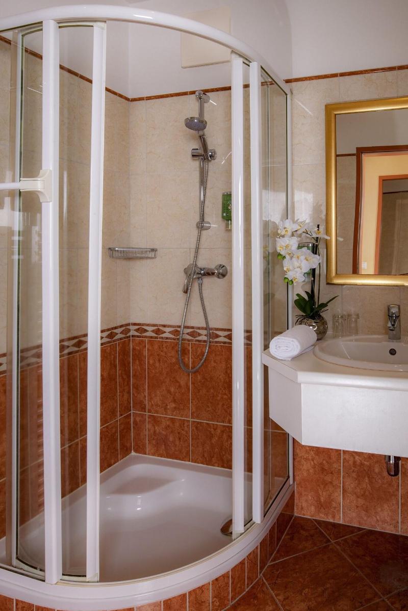Thermenhotel Vier Jahreszeiten Hotel 4*