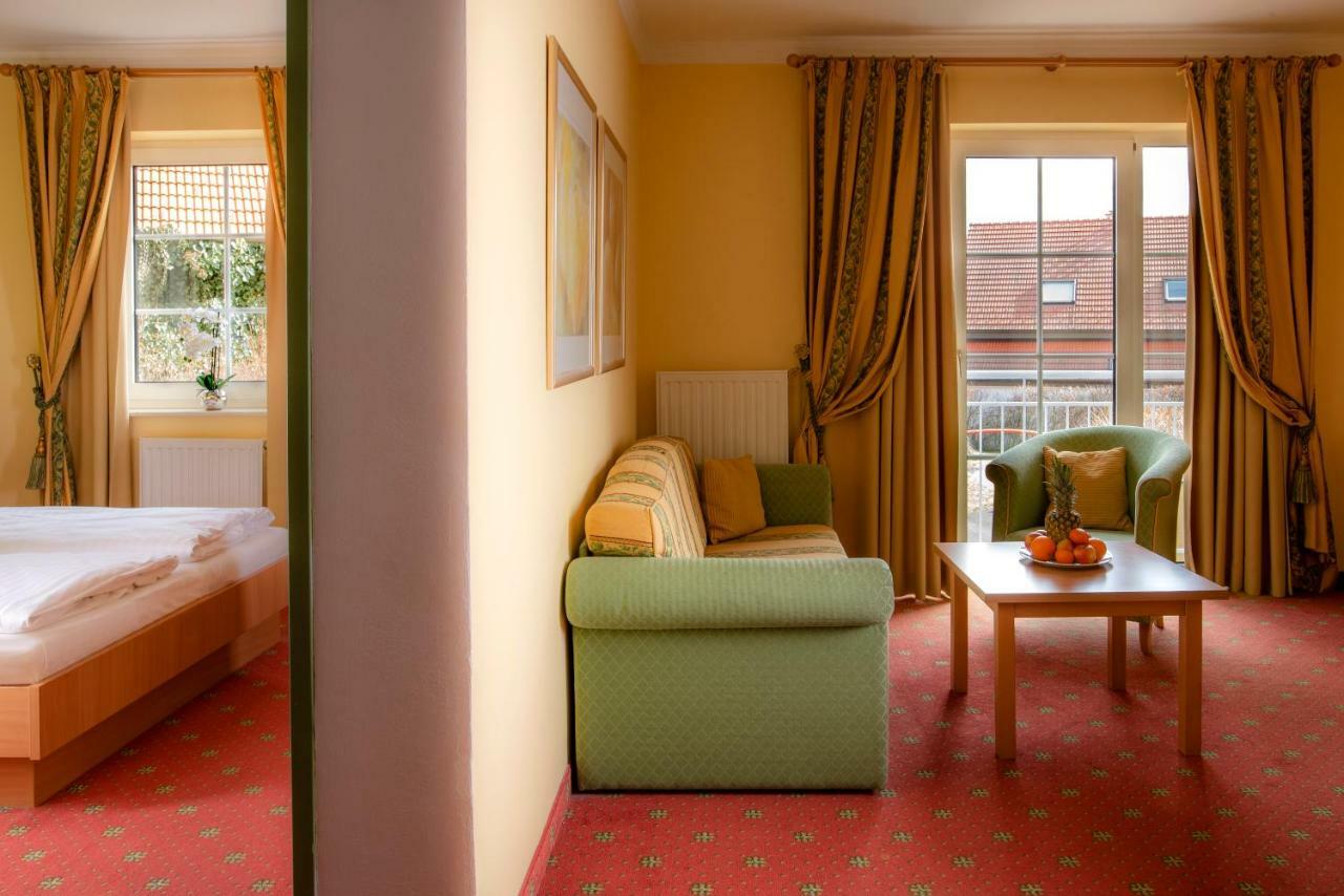 Thermenhotel Vier Jahreszeiten Hotel 4*